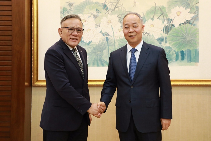 馬有祥會(huì)見(jiàn)柬埔寨農(nóng)林漁業(yè)部國(guó)務(wù)秘書(shū)何萬(wàn)鴻